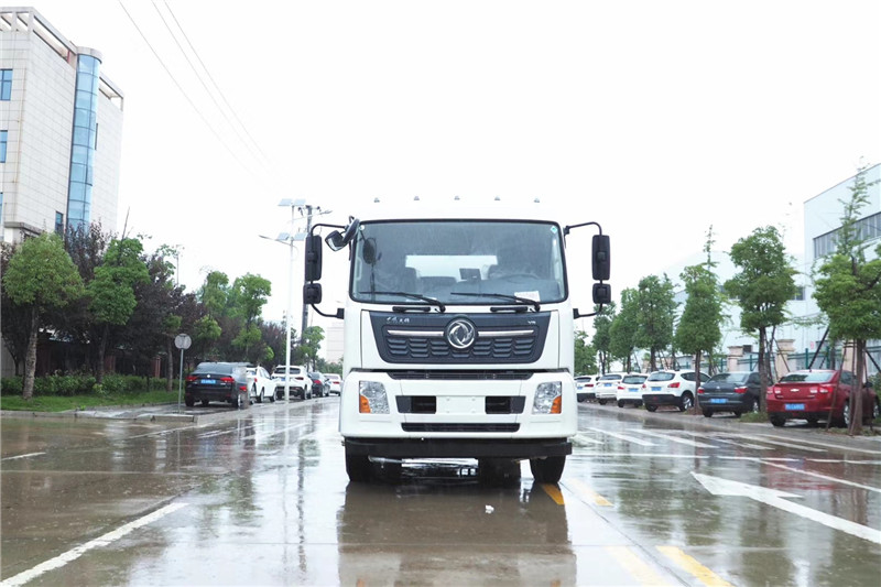東風天龍后八輪20噸噴霧車，國六綠化噴灑車