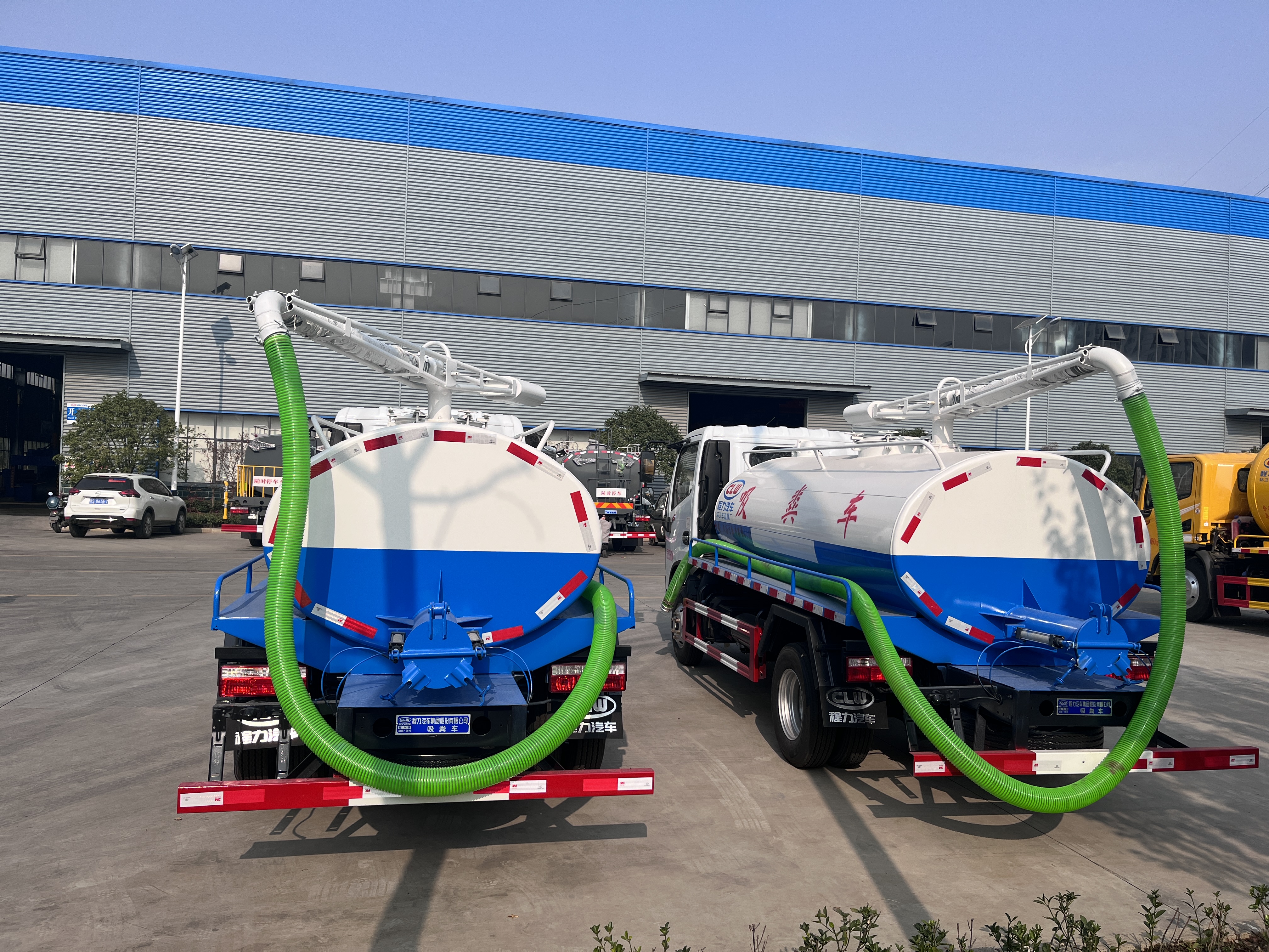 東風5方吸糞車